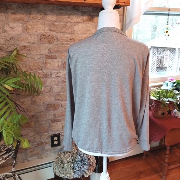 Danskin gray women's size L top - Picture 3 of 5